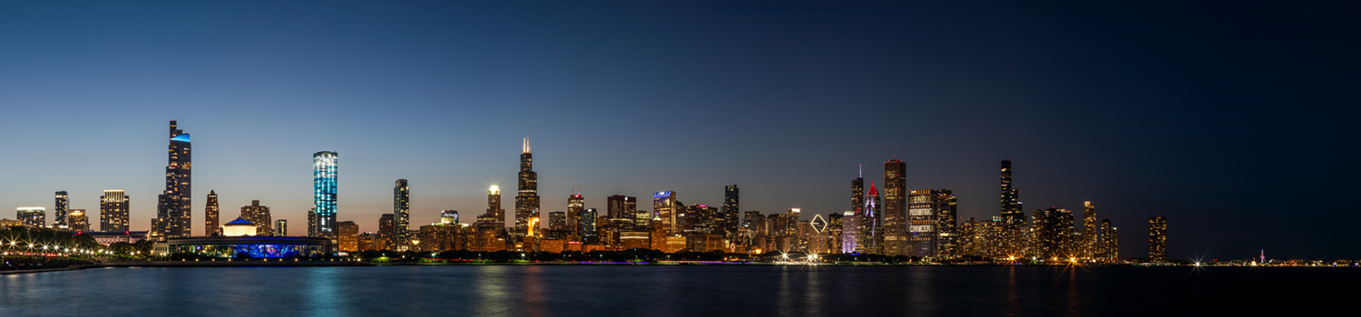Chicago skyline photography captured from Adler planetarium using Canon 5D mark iv camera at 7 pm